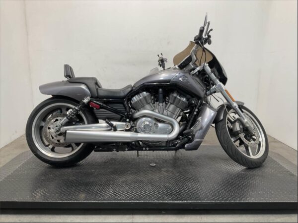 Harley Davidson V rod, 2014, 25,000kms