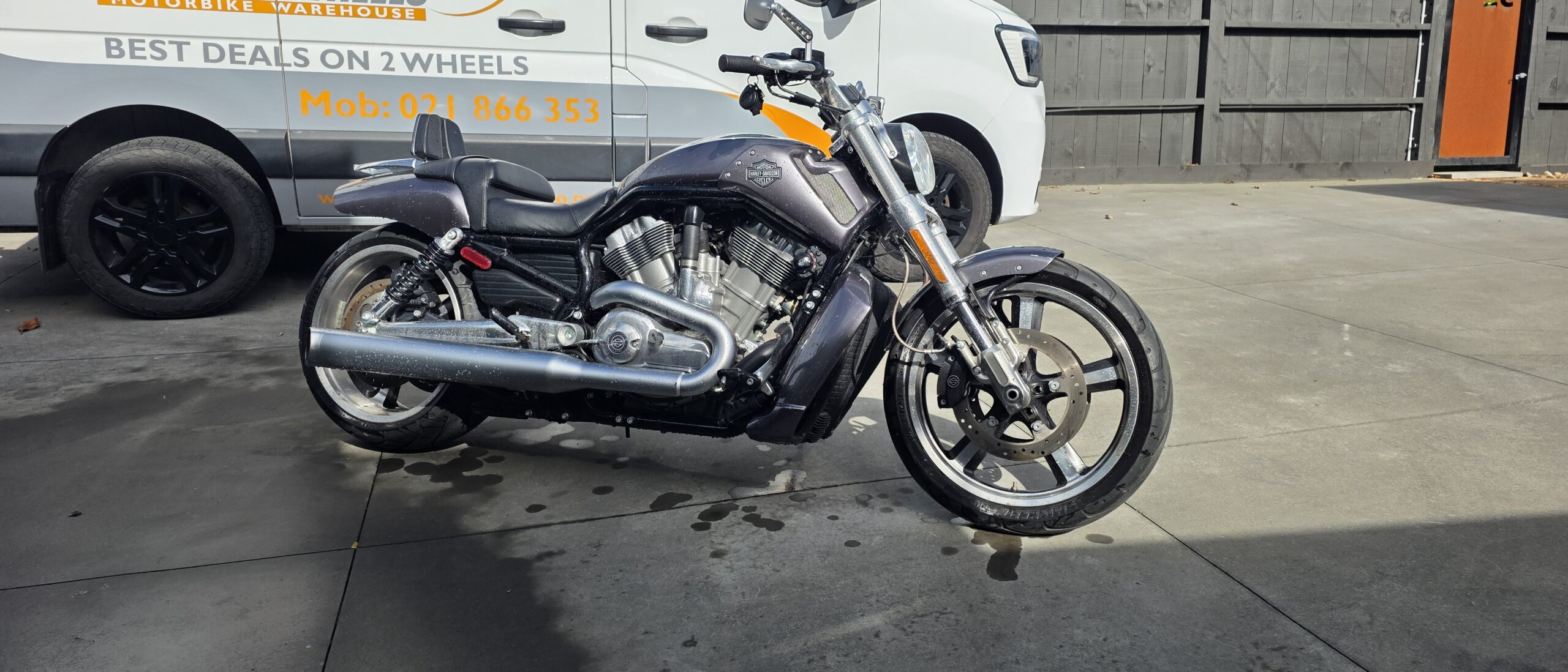 Harley Davidson, V rod Muscle, 7600kms